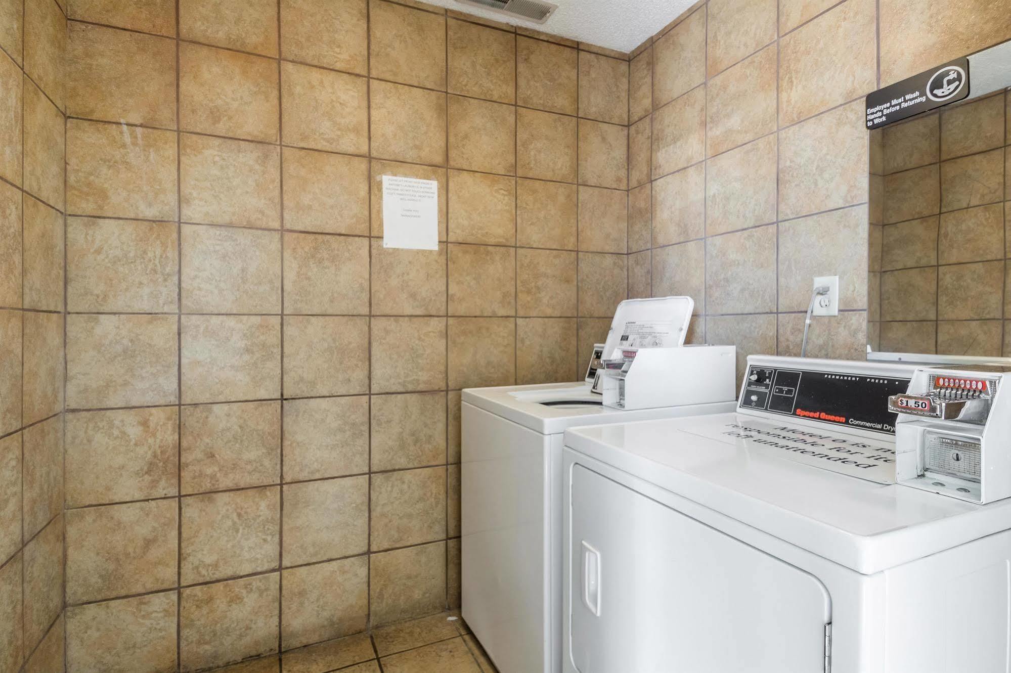 Hotel 465 By Regency إنديانابوليس المظهر الخارجي الصورة